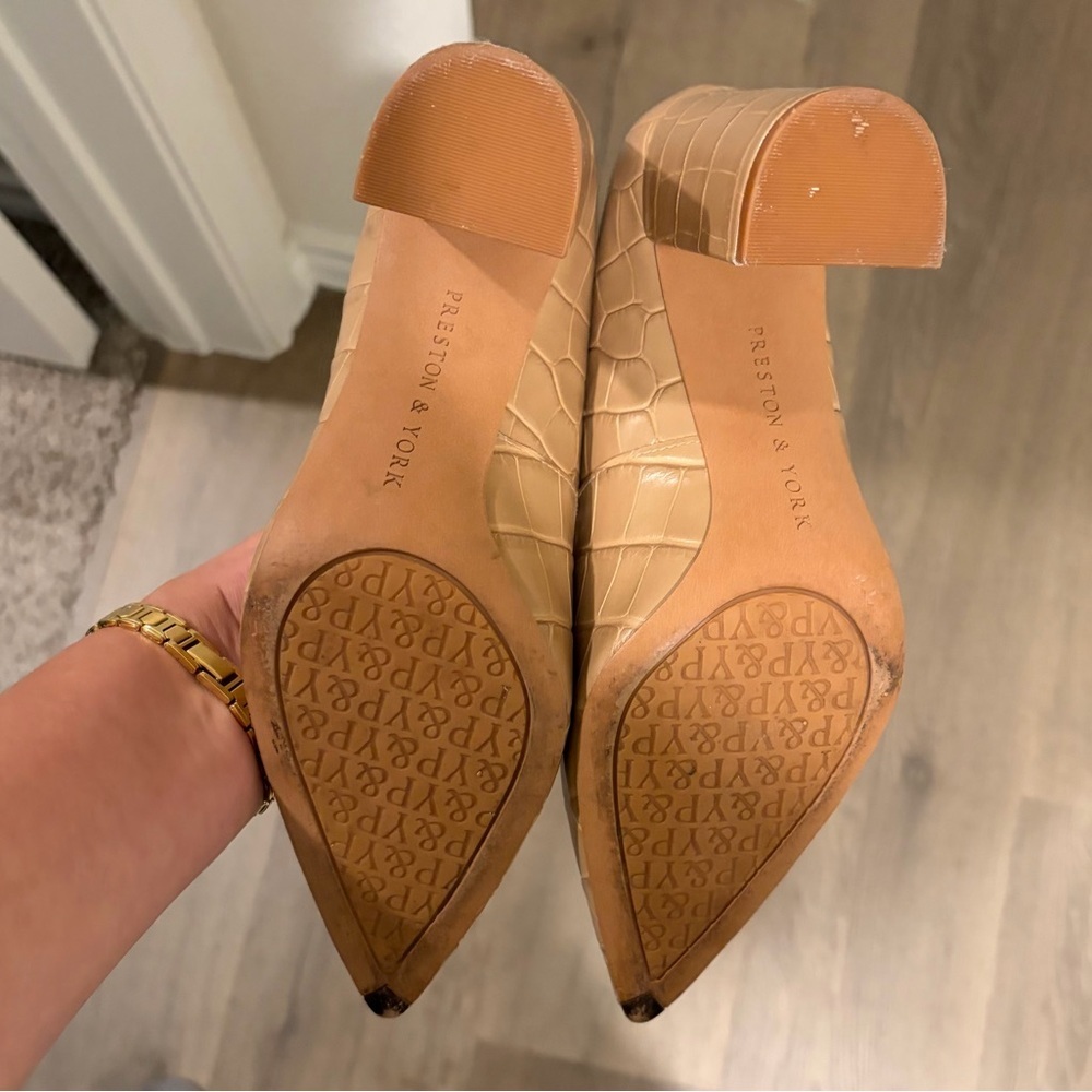 Preston & York Croc-Embossed Tan Heels - Picture 5 of 5